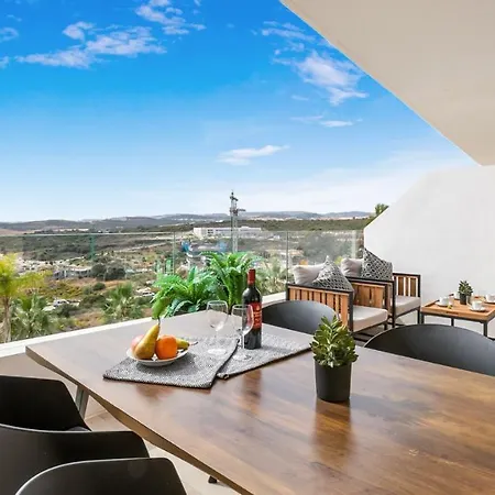 Vivi Homes - Roli Pool, Terrace, Golf & Appartement Estepona